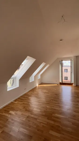 Exklusive Dachgeschosswohnung mit Terrasse ! — photo 1